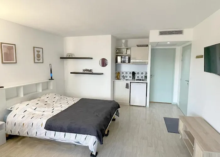Studio Near Train Station And Sanctuary